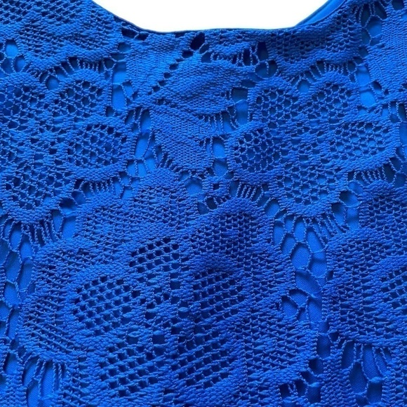 Snap Floral Crochet
Lace Mini Dress Size Large, Zip Back - Picture 11 of 15